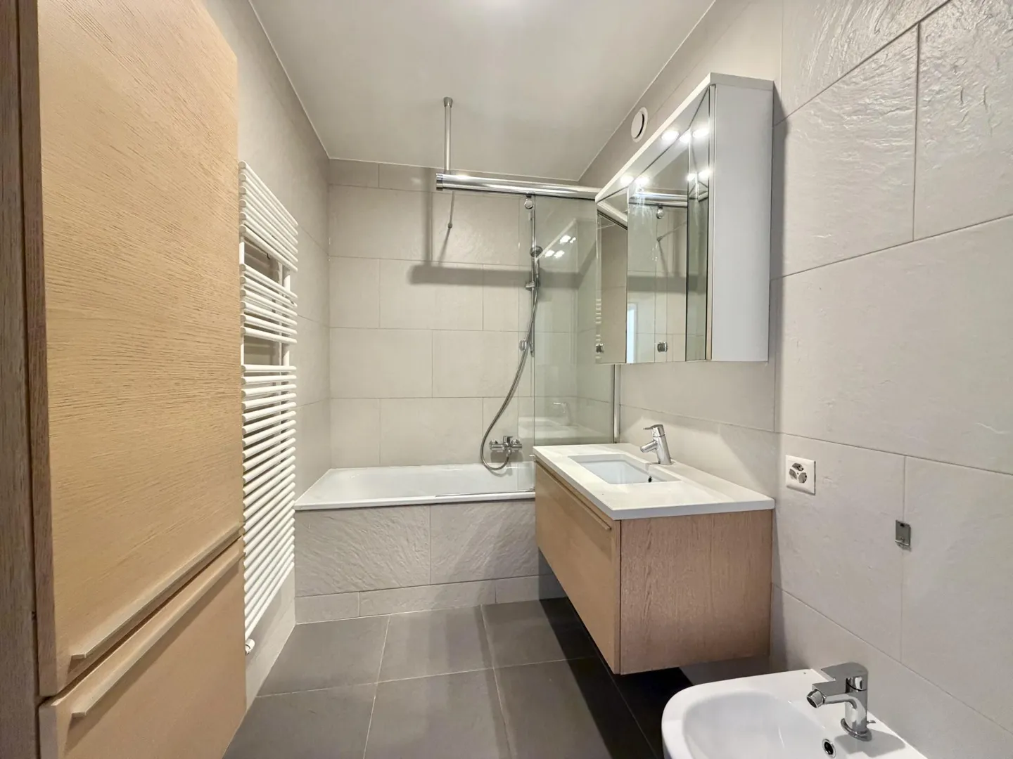 A beautiful 105 habitable area apartment located in Cologny. - Property photo 5