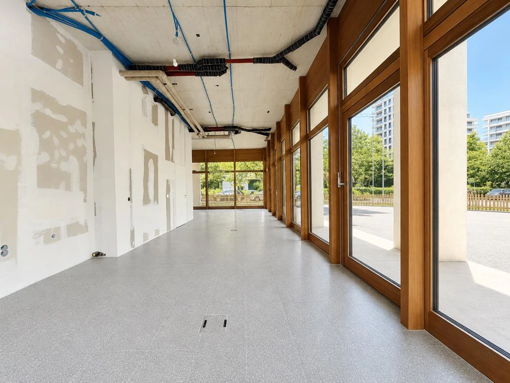 SHOP FOR SALE – PRIME LOCATION - Property photo 3