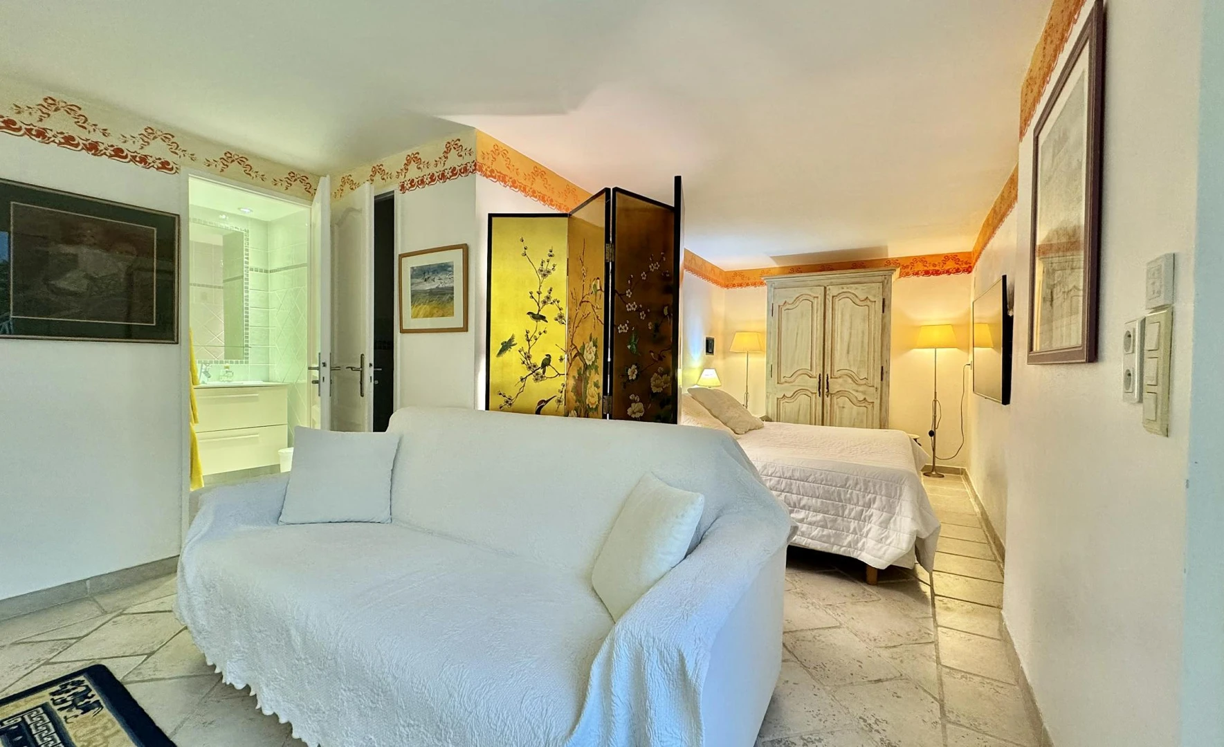 Magnificent Detached Villa Offering Approximately 300 m² of Living Space in Grimaud - Property photo 8
