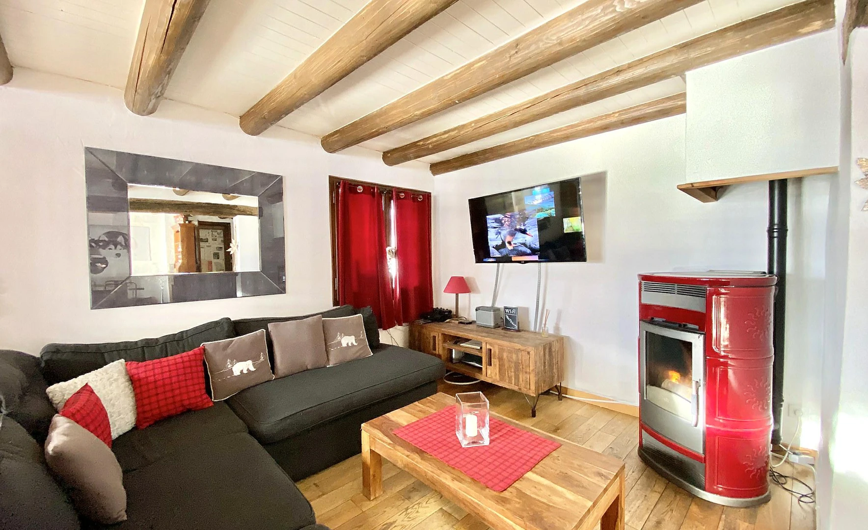 LUXURY MOUNTAIN CHALET LOCATED DIRECTLY ON A SKI SLOPE - Property photo 6