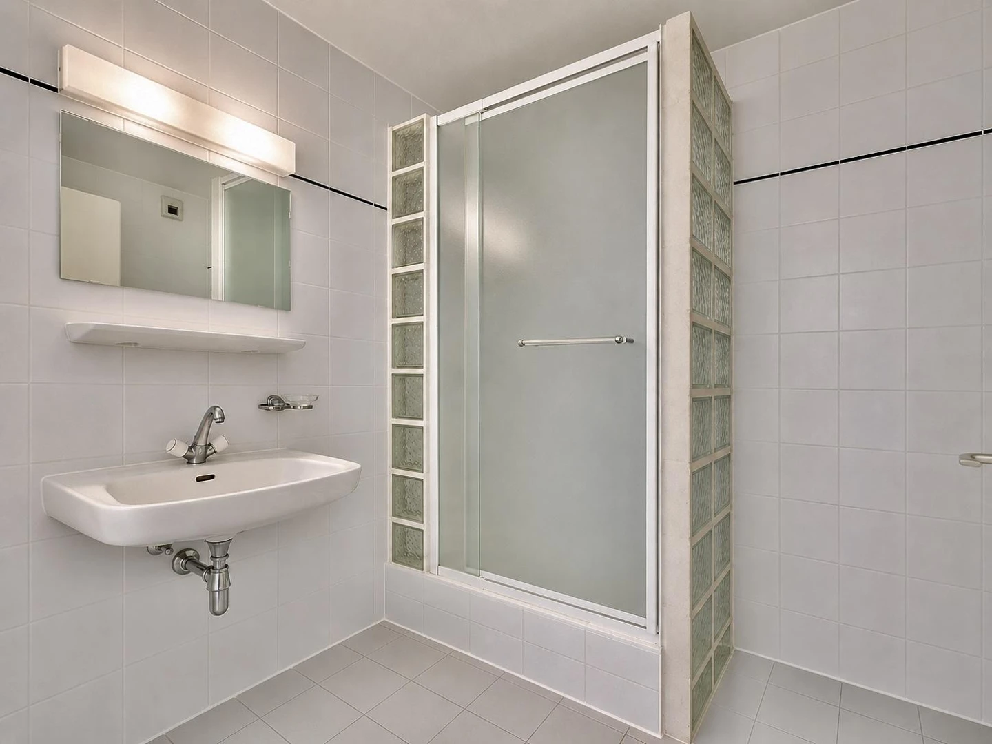 Spacious 124m2 apartment for sale near Les Nations. - Property photo 8