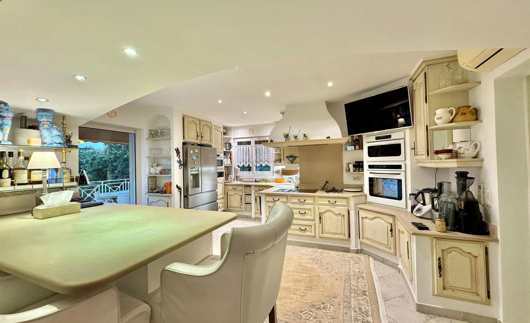 Magnificent Detached Villa Offering Approximately 300 m² of Living Space in Grimaud - Property photo 3