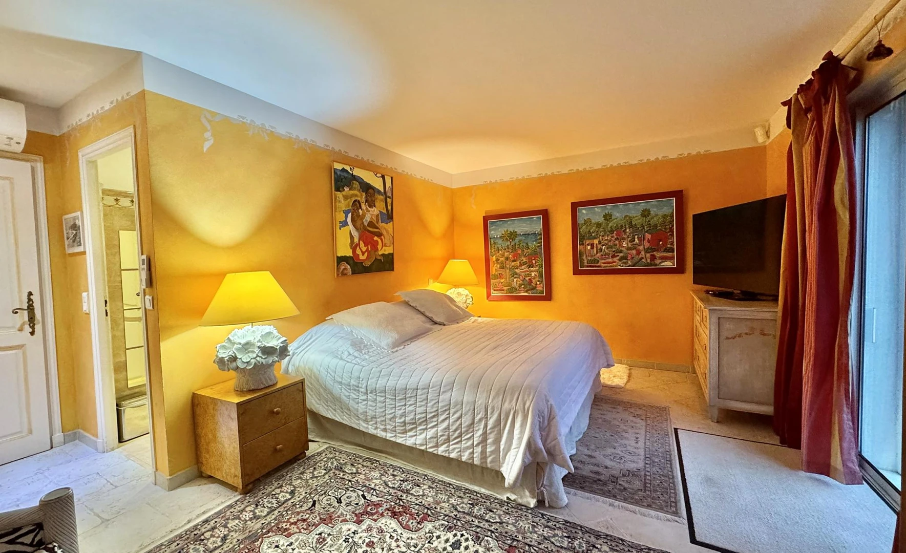 Magnificent Detached Villa Offering Approximately 300 m² of Living Space in Grimaud - Property photo 9