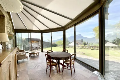 Superbe maison individuelle de 330 m2 utiles situé à Chignin.